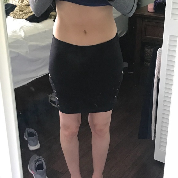 Charlotte Russe Cage Skirt - Picture 4 of 8